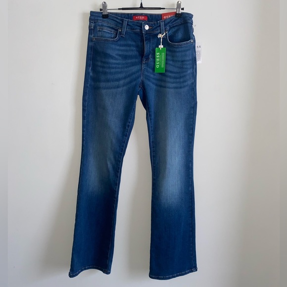 NWT Guess Straight Leg Medium Wash Jeans - Picture 1 of 5